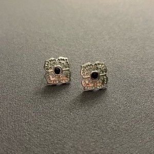 Flower Earrings with black stone